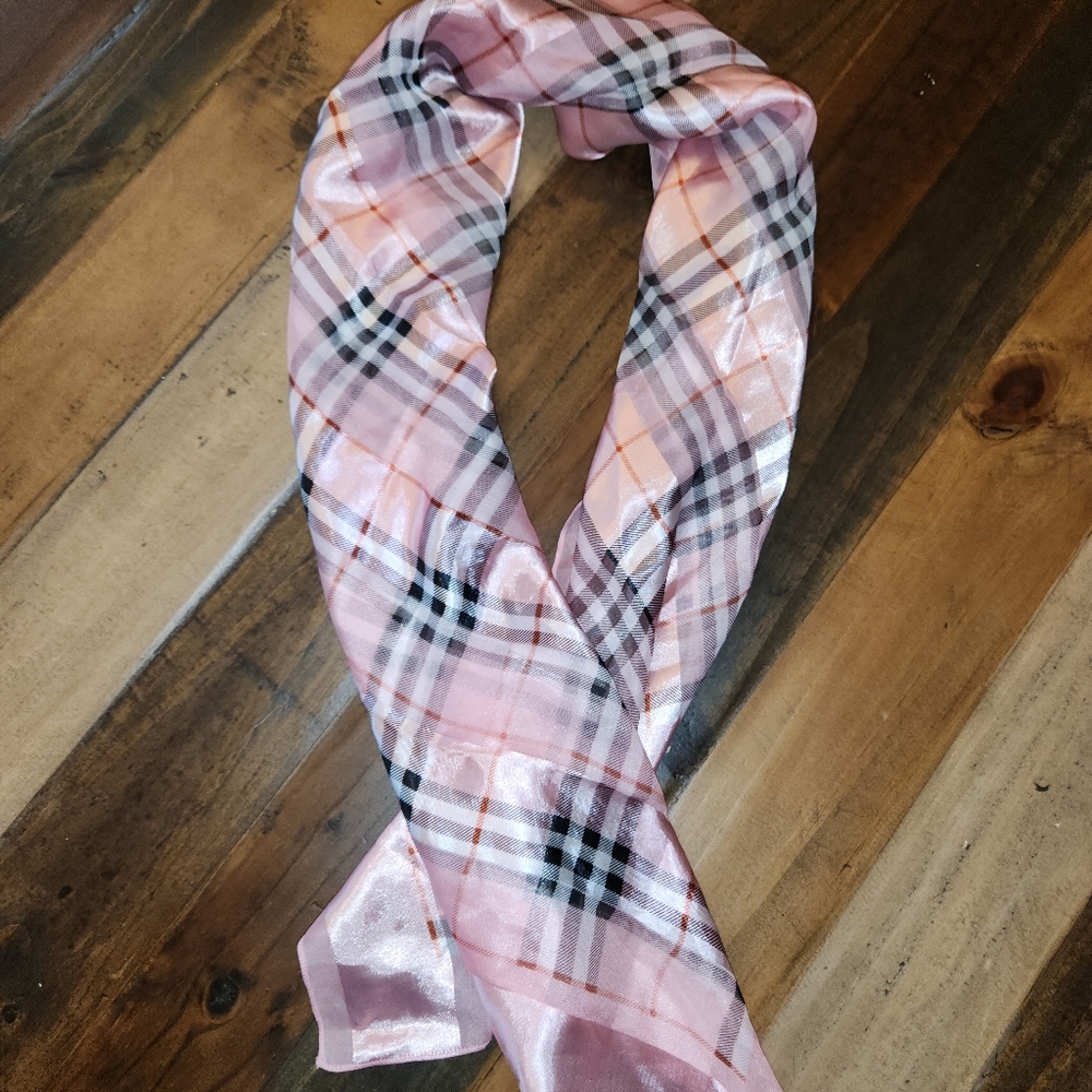 Elegant Pink Plaid Scarf